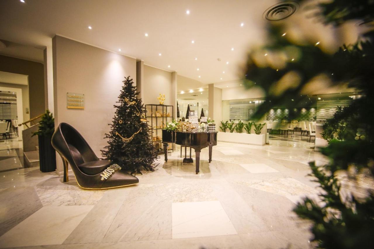 麦可帕埃斯图姆酒店 外观 照片 Lobby