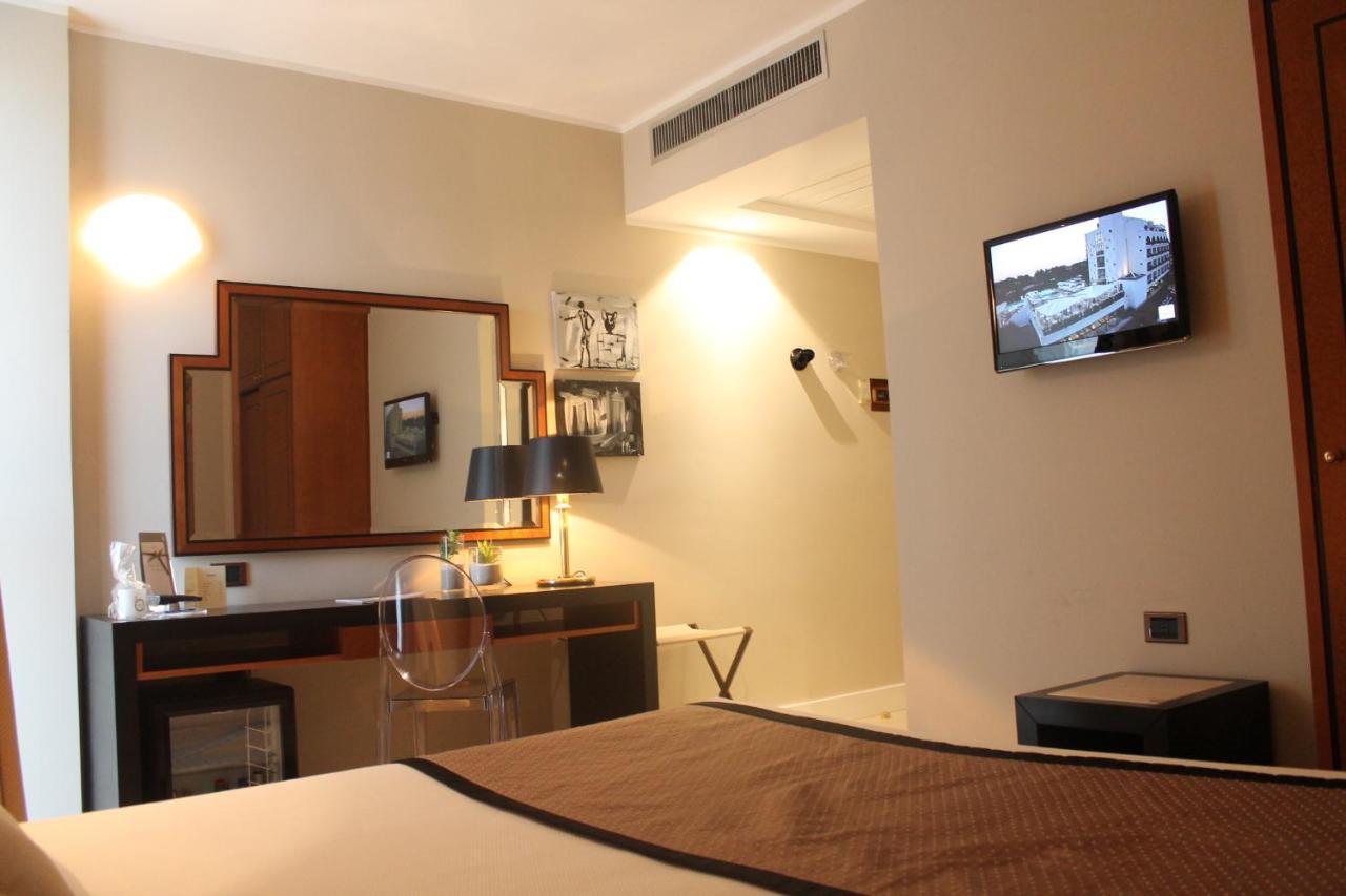 麦可帕埃斯图姆酒店 外观 照片 A room at the hotel