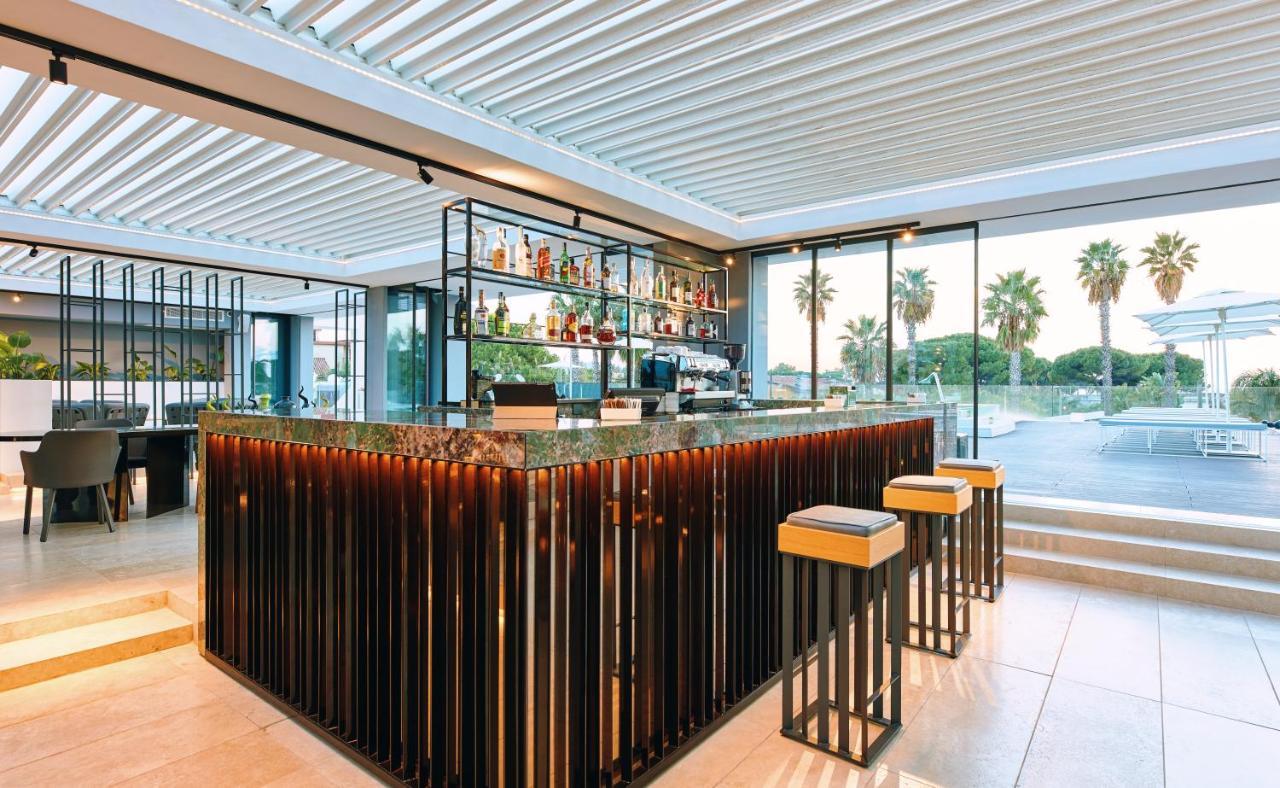 麦可帕埃斯图姆酒店 外观 照片 The bar at the hotel