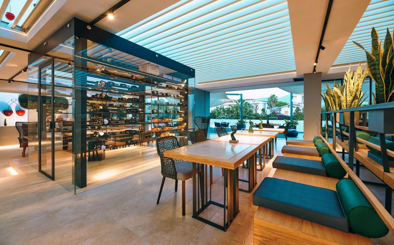麦可帕埃斯图姆酒店 外观 照片 The interior of the hotel